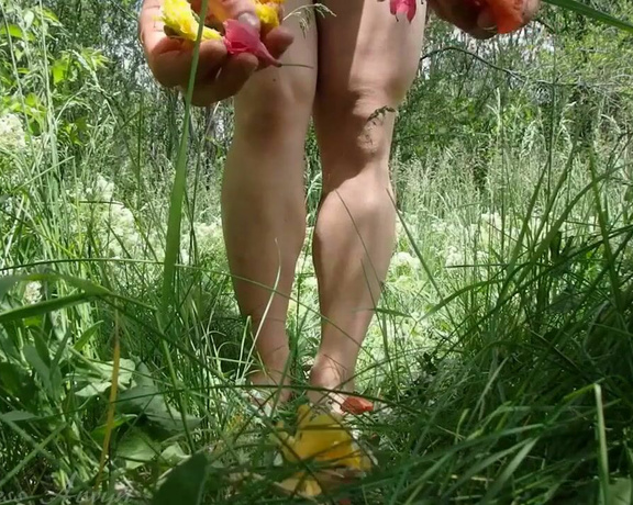 Enchantress Arwyn aka mightyarwyn OnlyFans - A gentle, blissful, sunshiny trance The perfect way to celebrate the summer solstice