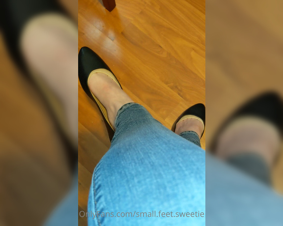 Goddess Alyssa aka small.feet.sweetie OnlyFans - Youre looking over my shoulder and watching me play with my flats Can you see my little socks peek