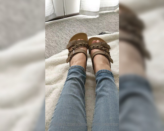 Goddess Alyssa aka small.feet.sweetie OnlyFans - Watch me wiggle my toes in these sandals!