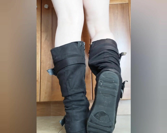 Goddess Alyssa aka small.feet.sweetie OnlyFans - If you like tall boots then youll seeing me show them off from different angles!