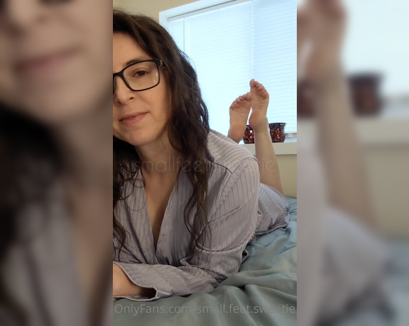 Goddess Alyssa aka small.feet.sweetie OnlyFans - Are you just watching or doing something else )