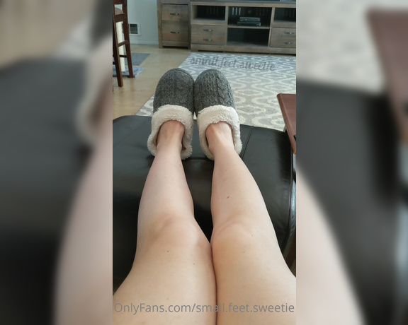 Goddess Alyssa aka small.feet.sweetie OnlyFans - Some pics and a vid from the morning of the pink Bombas socks shoot! 1