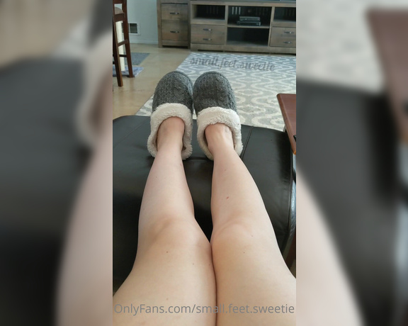 Goddess Alyssa aka small.feet.sweetie OnlyFans - Some pics and a vid from the morning of the pink Bombas socks shoot! 1