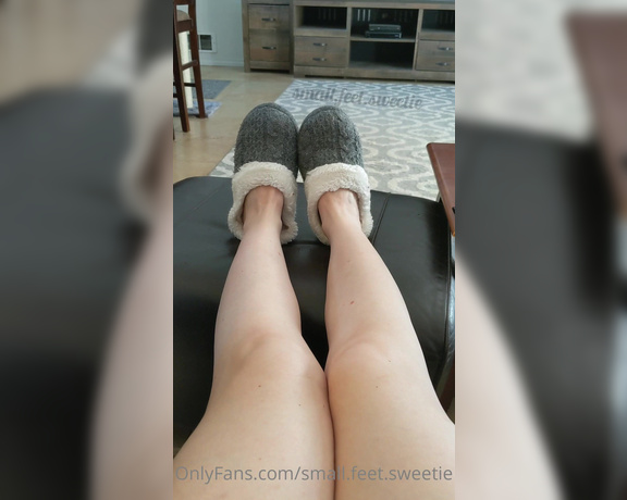 Goddess Alyssa aka small.feet.sweetie OnlyFans - Some pics and a vid from the morning of the pink Bombas socks shoot! 1