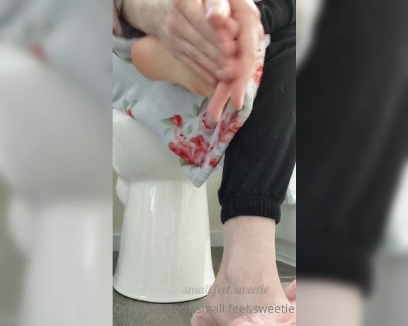 Goddess Alyssa aka small.feet.sweetie OnlyFans - Sunday morning self care I need to get better at doing this because sandal season is coming up!