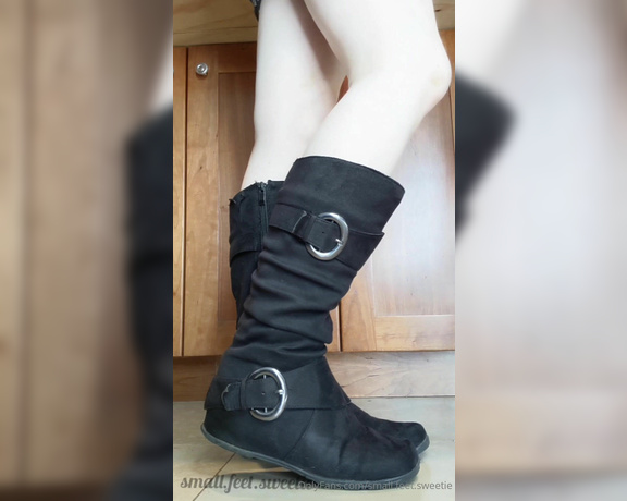 Goddess Alyssa aka small.feet.sweetie OnlyFans - Its definitely boots season! Are you a fan