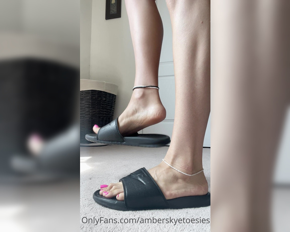 Ambtoesies aka ambtoesies OnlyFans - Sandal slide