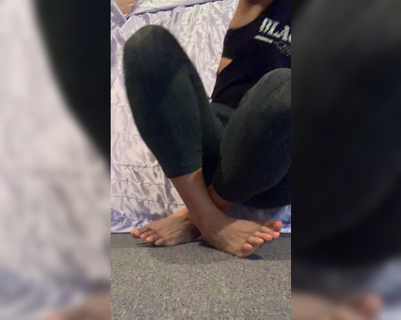 Ambtoesies aka ambtoesies OnlyFans - Shoe fetish