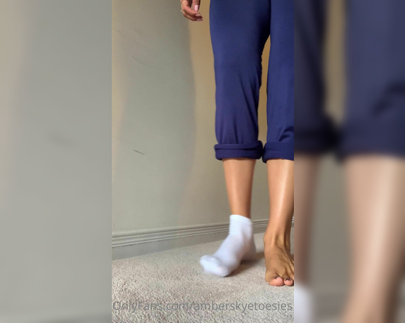 Ambtoesies aka ambtoesies OnlyFans - The sock addiction