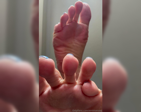 Ambtoesies aka ambtoesies OnlyFans - Toe cracks just for you