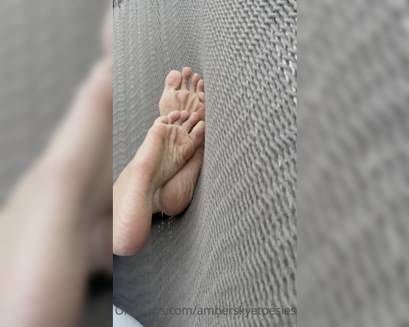 Ambtoesies aka ambtoesies OnlyFans - Hammock scrunch