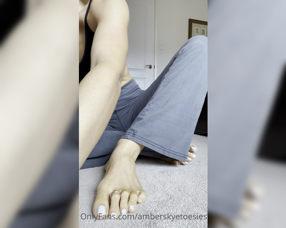 Ambtoesies aka ambtoesies OnlyFans - TOE RINGS YAAAAAA!