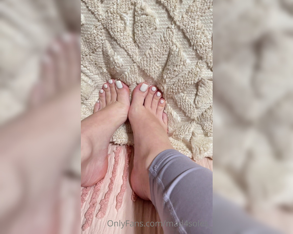 Goddess Mads aka mad4soles_ OnlyFans - Wishing i was putting these pretty toes deep down your throat or maybe pressing them up against your