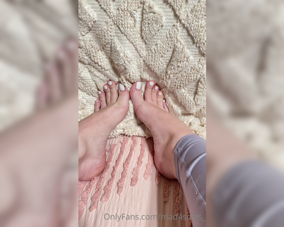 Goddess Mads aka mad4soles_ OnlyFans - Wishing i was putting these pretty toes deep down your throat or maybe pressing them up against your