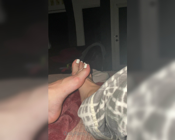 Goddess Mads aka mad4soles_ OnlyFans - Perfect feet after a long day of work, hiking with friends, & grabbing drinks it all shouldve bee