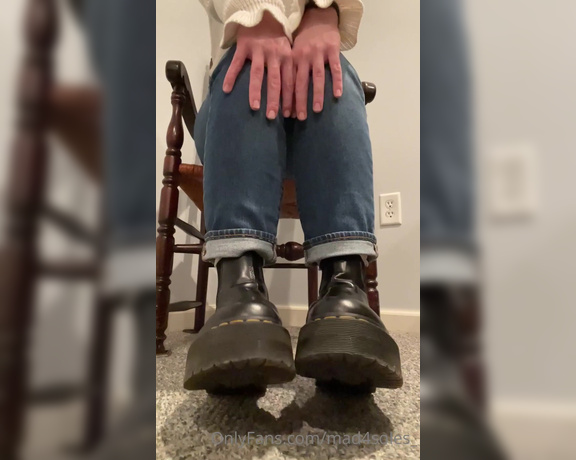 Goddess Mads aka mad4soles_ OnlyFans - Took this video after a loooong day walking around the city & at the airport 17 hours to be exact)