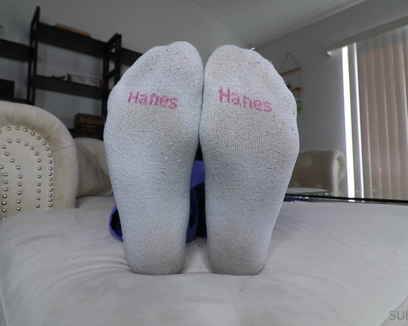 Ivory Soles aka ivorysoles OnlyFans - You dont need to jerk it, my sweaty feet will make you cum!