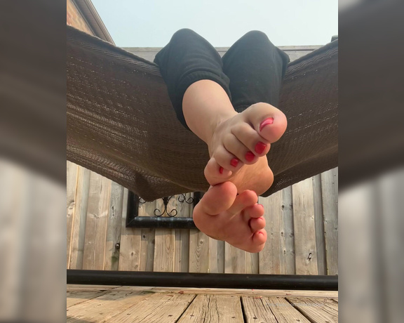 QueenZ’sFeet aka feetznation OnlyFans - Just hangin