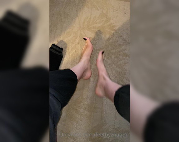 QueenZ’sFeet aka feetznation OnlyFans - I was away for a few days but I’m backk