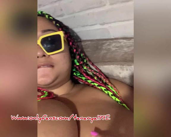 Tananya1992 aka tananya1992 OnlyFans - Come to lick my boobs babe