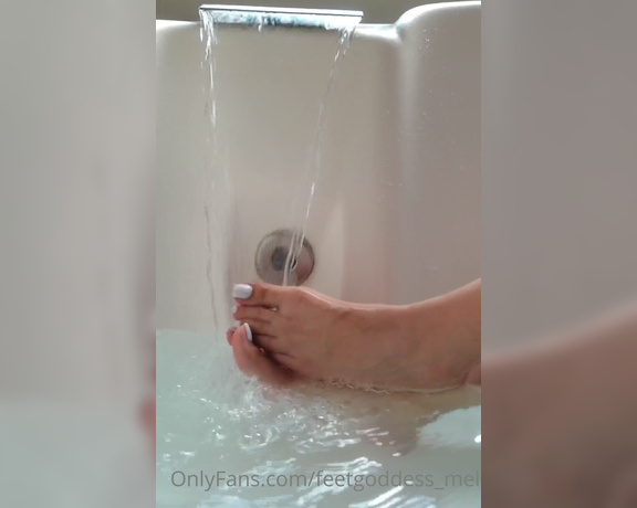 Goddess Mel aka feetgoddess_mel OnlyFans - Want to join me in this jacuzzi I’m gonna tease you until you get in…