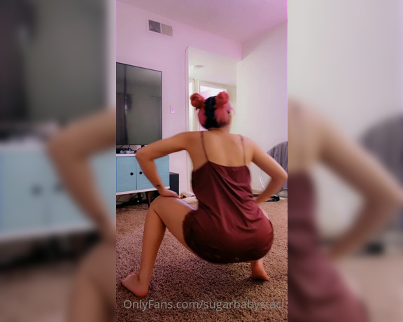Stacisfeet aka stacisfeet OnlyFans - Twerking to daddy yankee song Que Tire Pa’ Lante