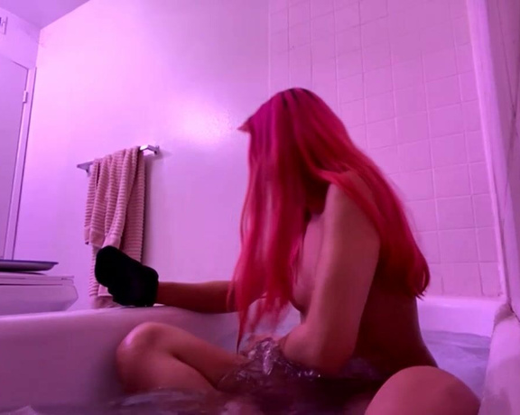 Stacisfeet aka stacisfeet OnlyFans - Stream started at 11052020 0841 am Taking a bath, relaxing, and showing off my feet this is