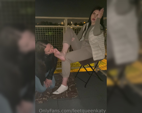 Feet Queen Katy aka feetqueenkaty OnlyFans - Worship my sweaty soles and long toes Sofia