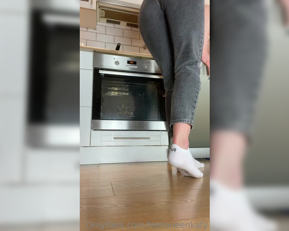 Feet Queen Katy aka feetqueenkaty OnlyFans - Wait, your spy cam filmed my feet while I was cleaning the kitchen