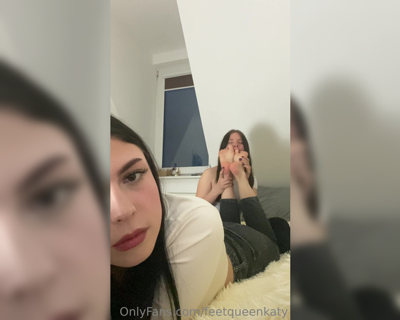 Feet Queen Katy aka feetqueenkaty OnlyFans - My slavegirl loves to clean my sweaty feetand omg this feeling drives me crazy