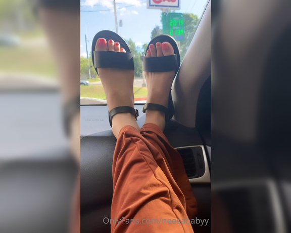 Footprincessx1 aka footprincessx1 OnlyFans - Color change inbox