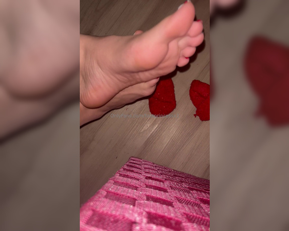 Footprincessx1 aka footprincessx1 OnlyFans - Finish twice on my command  5 minutes 43 seconds 1