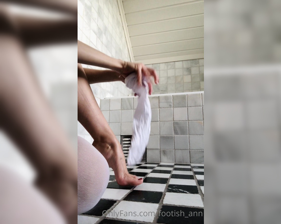 Goddess Anna aka footish_ann OnlyFans - 3 minutes long video again, showing off in miniskirt, taking on sexy stockings