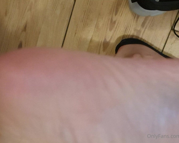 Goddess Elisa aka goddesselisaa OnlyFans - After gym my feet get sweaty just the way you like