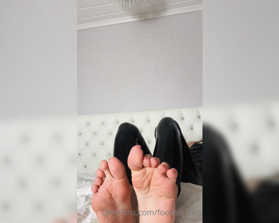 Goddess Anna aka footish_ann OnlyFans - I got many requests for more closeups and toe spreading So here is a video for you guys Feel free