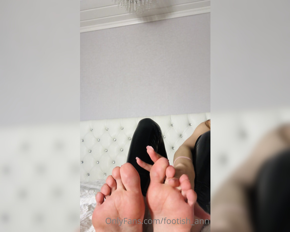 Goddess Anna aka footish_ann OnlyFans - I got many requests for more closeups and toe spreading So here is a video for you guys Feel free