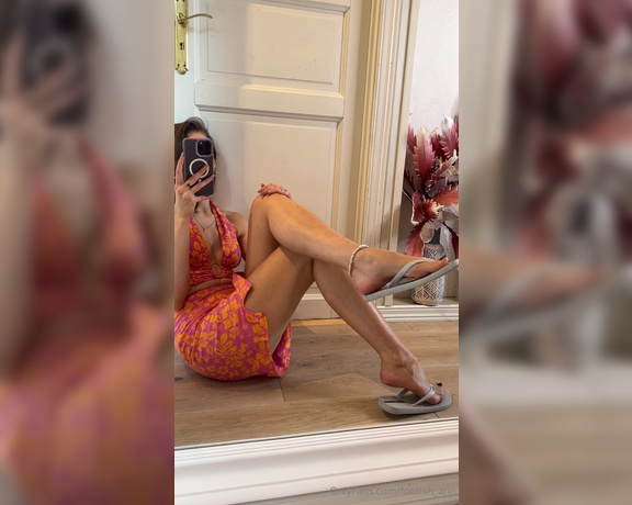 Goddess Anna aka footish_ann OnlyFans - My high arches are pure heaven this is me telling you what I love doing when wearing flip flops