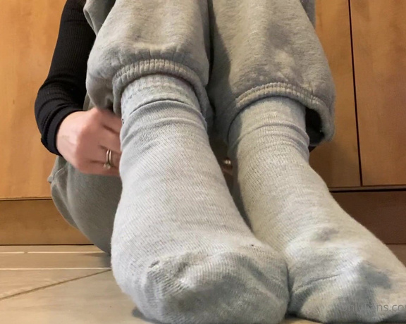 Goddesskayy aka goddesskayy OnlyFans - I did so much running around today, my feet are killing me! But imagine how good my socks smell righ