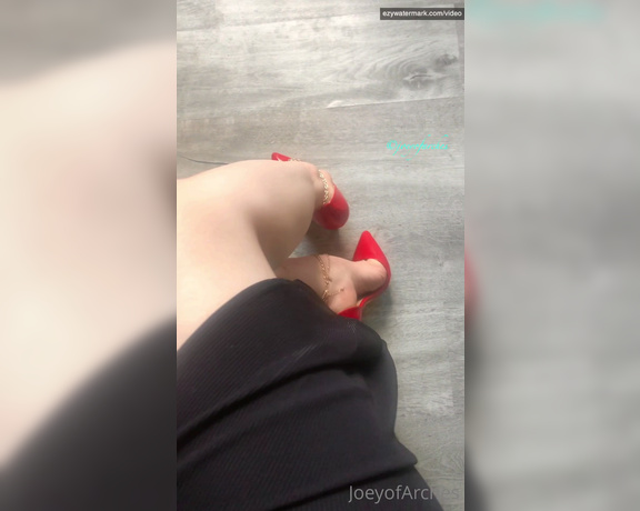 Joeyofarches aka joeyofarches OnlyFans - Lots of leg and toe cleavage in some of my faves  Swipe to the end to see some little clips  12