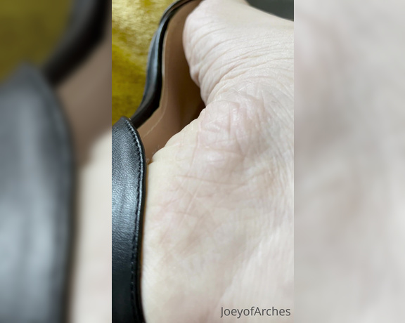 Joeyofarches aka joeyofarches OnlyFans - Morning babes , i was drinking my coffee and playing with my heels and I can’t stop watching my wrin