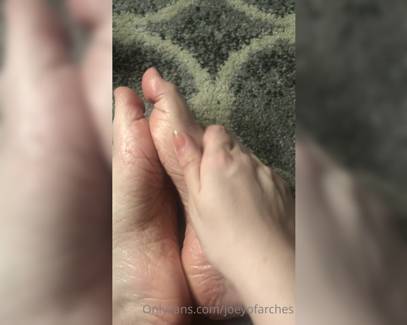 Joeyofarches aka joeyofarches OnlyFans - Come look at my up close wrinkly soles