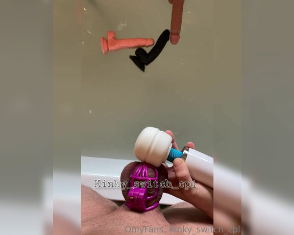Kinky_switch_cpl aka kinky_switch_cpl OnlyFans - After I had some fun with my toys in the bathub i ruined him in the water while watching my big dild