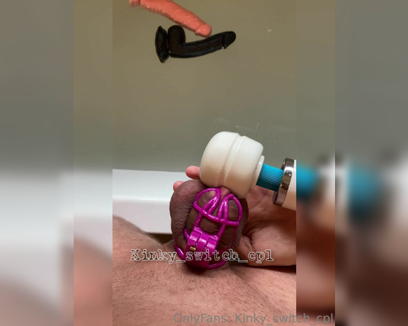 Kinky_switch_cpl aka kinky_switch_cpl OnlyFans - After I had some fun with my toys in the bathub i ruined him in the water while watching my big dild