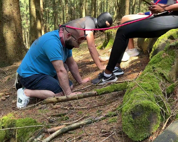 Missrose_heels aka missrose_heels OnlyFans - A nice day in nature with our slaveboys cleaning the soles of our dirty shoes, hahahahahahah look