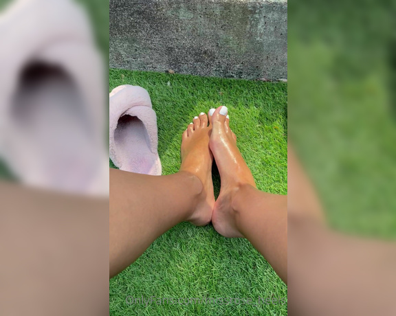 Missrose_heels aka missrose_heels OnlyFans - The sun shining on my oily feet in the fresh Dutch air Would be nice to have a big cock between t 2