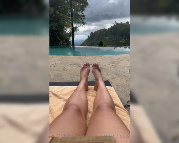 Missrose_heels aka missrose_heels OnlyFans - Enjoying this beautiful pool