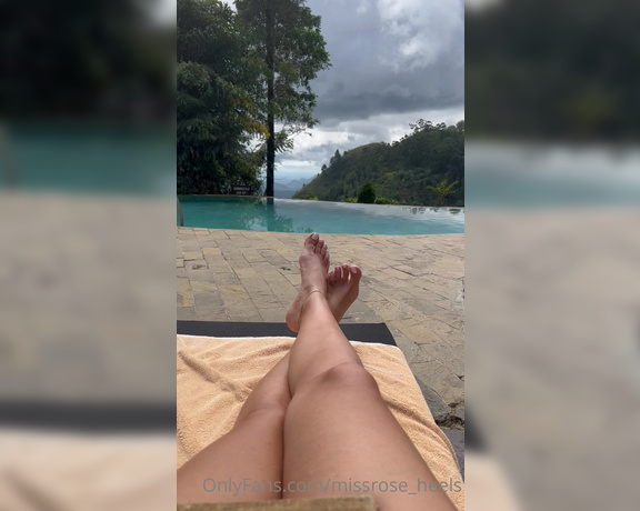 Missrose_heels aka missrose_heels OnlyFans - Enjoying this beautiful pool