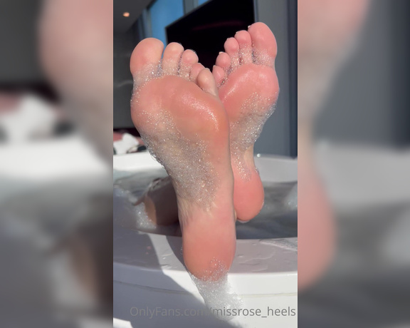 Missrose_heels aka missrose_heels OnlyFans - Soles video enjoy this candy