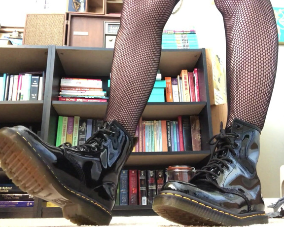 Ms Tomorrow aka dommetomorrow OnlyFans - Unboxing my new boots from a new shoe bitch I still want more and more and more and MORE