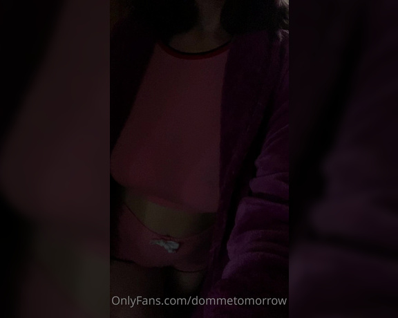 Ms Tomorrow aka dommetomorrow OnlyFans - No makeup on a Monday morning Do you like My pjs